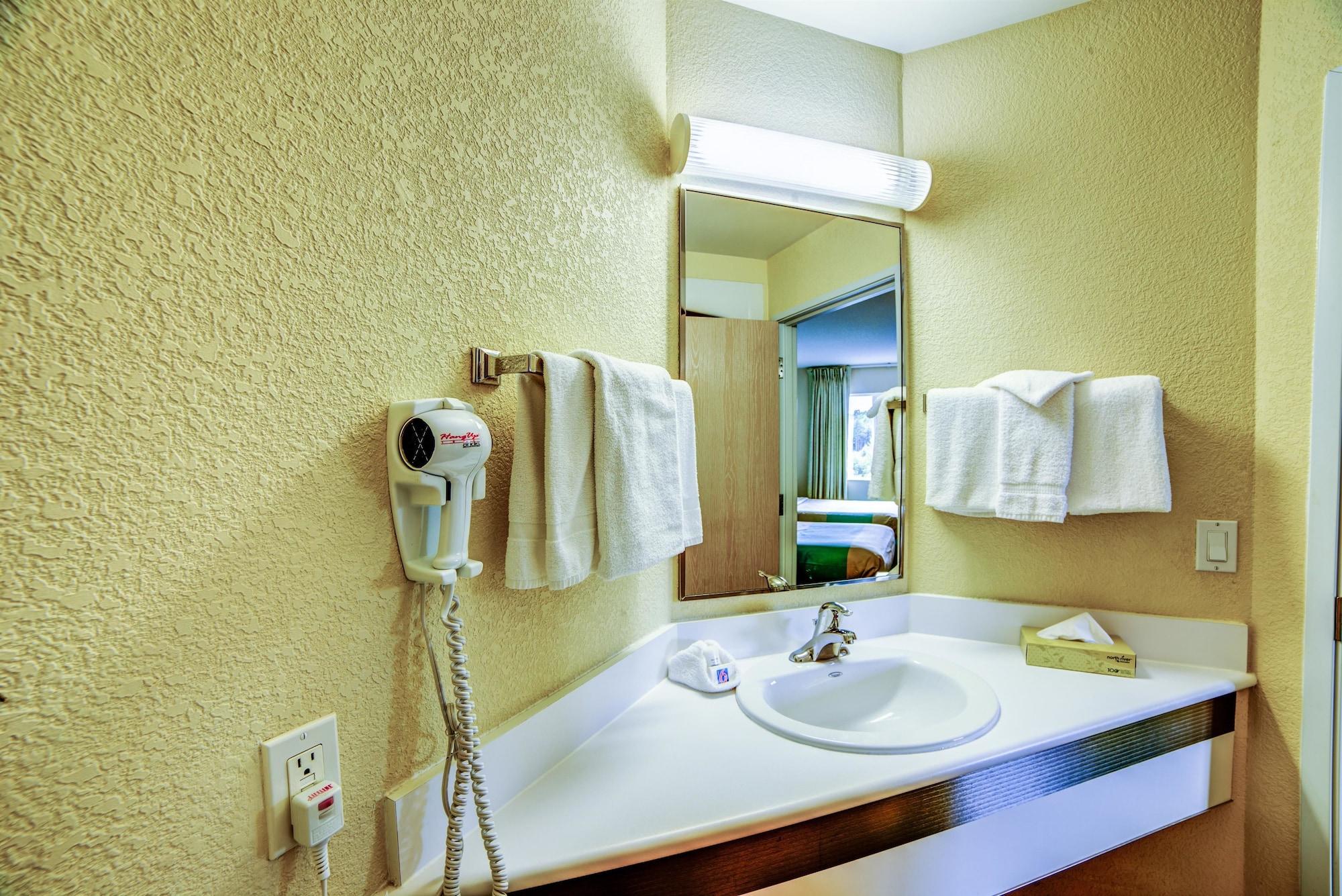 Motel 6-Huntsville, On Exteriér fotografie