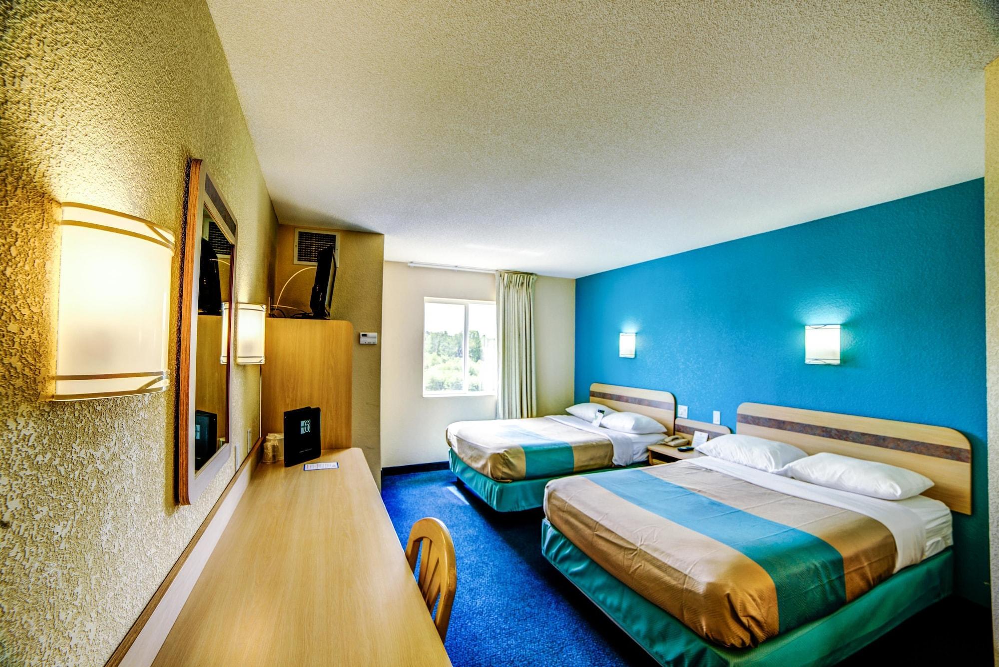 Motel 6-Huntsville, On Exteriér fotografie
