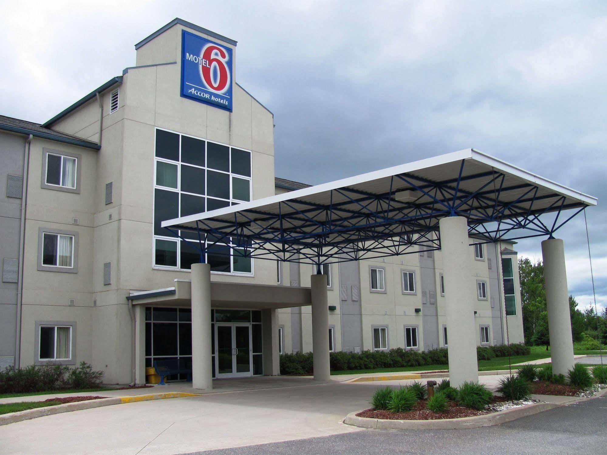 Motel 6-Huntsville, On Exteriér fotografie